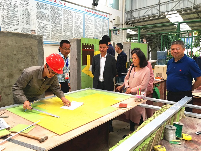 成都市城乡建设委员会视察泸县建校