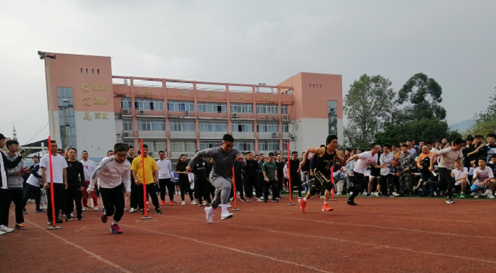 泸县建校举行“我运动、我快乐、我健康”教师运动会